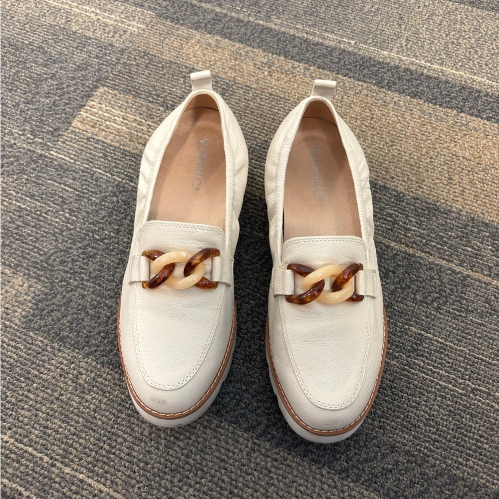 Vionic Cream Loafers with Brown Accent